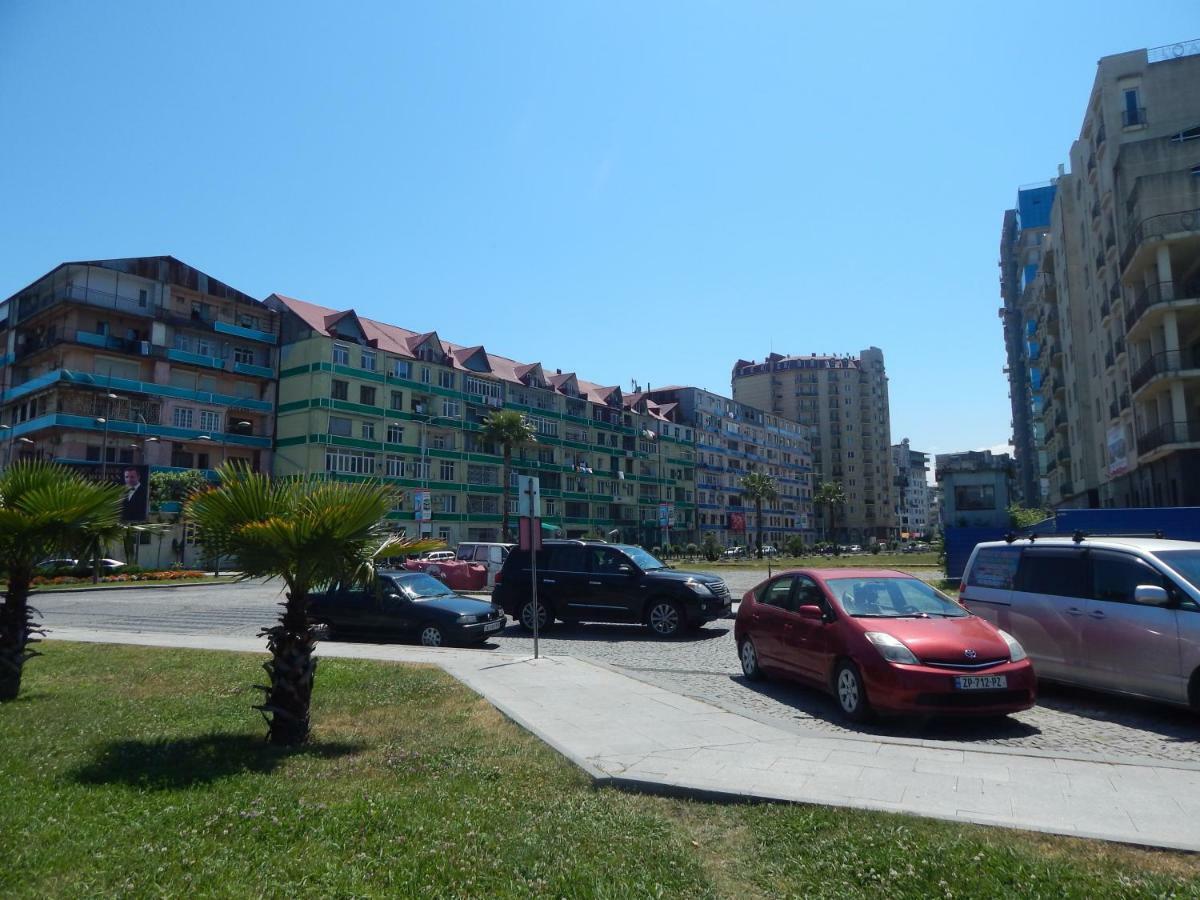 Apartment First Line From Sea Batumi Exteriér fotografie